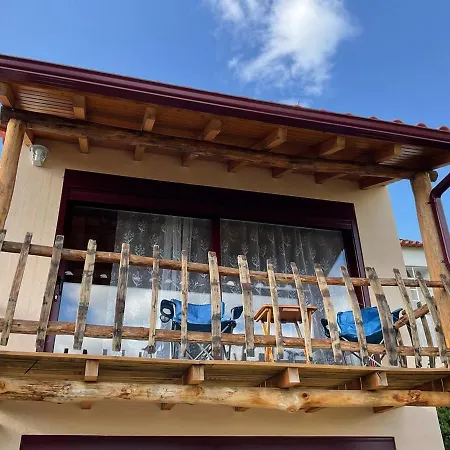 Nyaraló 1 Bed - Sleeps 4 - Pets - Balcony - Mtn View