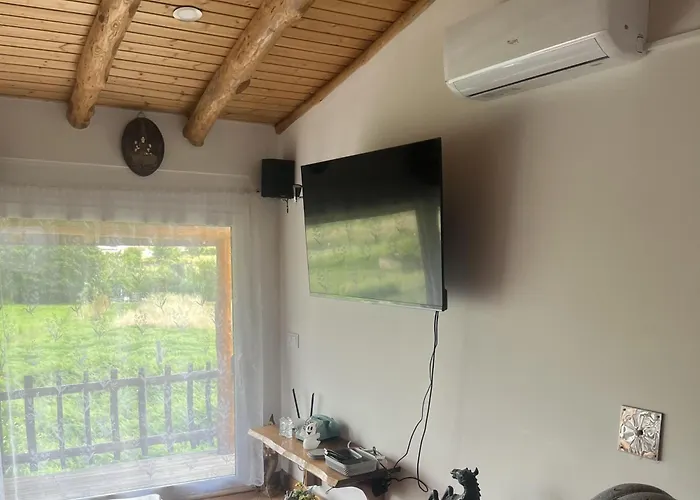 1 Bed - Sleeps 4 - Pets - Balcony - Mtn View *