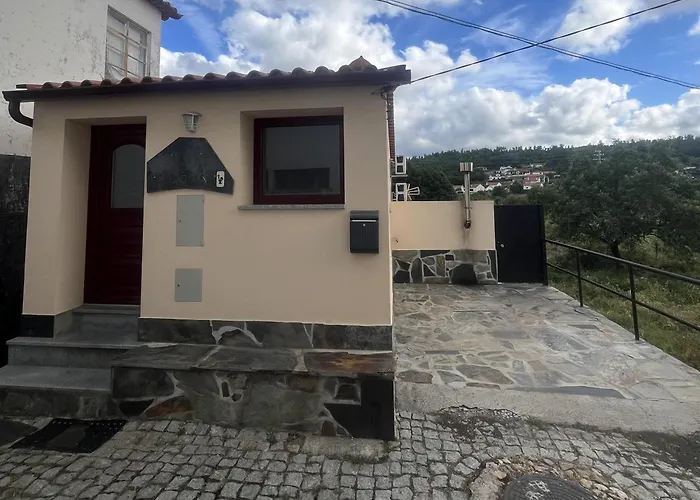 1 Bed - Sleeps 4 - Pets - Balcony - Mtn View Coja