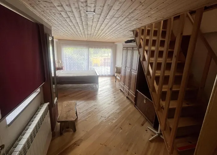 1 Bed - Sleeps 4 - Pets - Balcony - Mtn View Casa vacanze